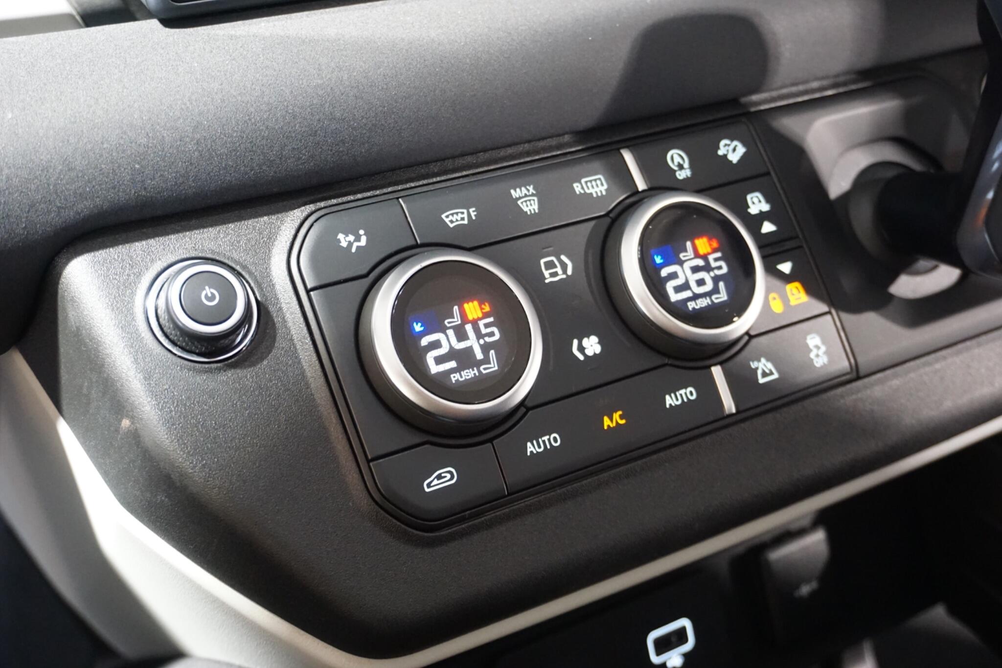 Land Rover Defender 110 3.0 D250 MHEV SE SUV 5dr Diesel Auto 4WD Euro 6 (s/s) (250 ps)